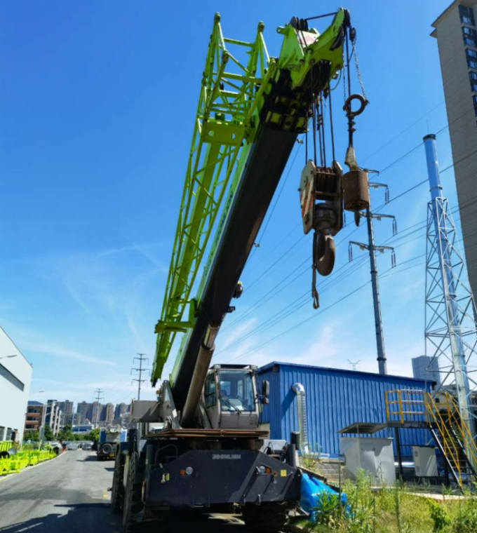 latest company case about Machine Home helps second-hand equipment to be sold to overseas: Zoomlion's 55-ton off-road tire crane was delivered to UAE customers! 1