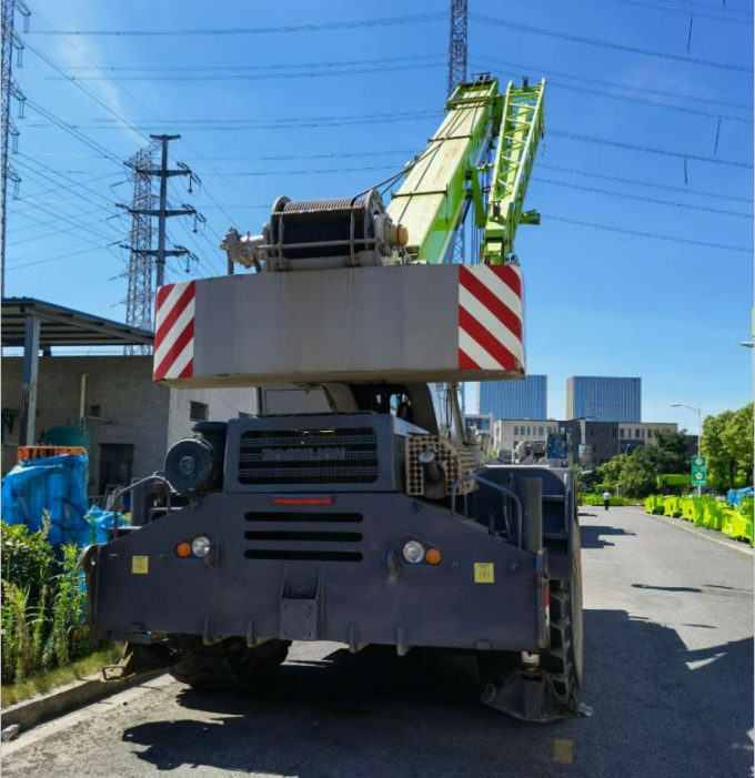latest company case about Machine Home helps second-hand equipment to be sold to overseas: Zoomlion's 55-ton off-road tire crane was delivered to UAE customers! 2